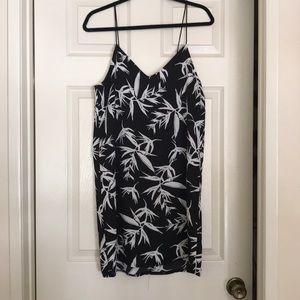 Black and white tropical print shift dress.
